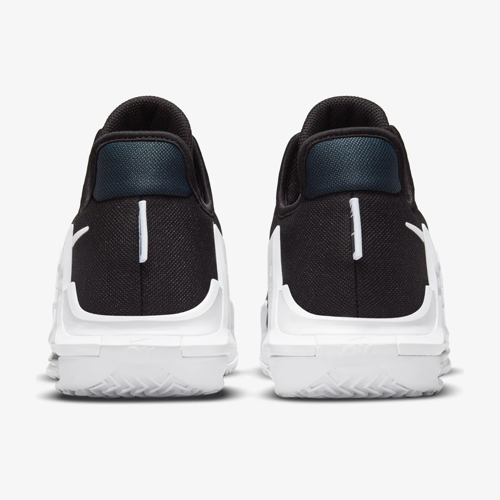 LeBron Witness 6 - Black